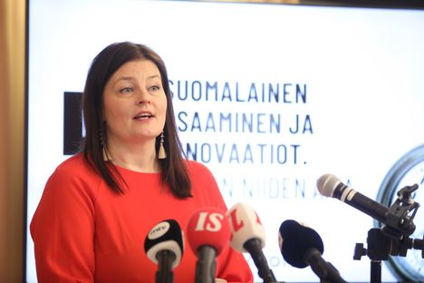 Mari-Leena Talvitien valtiosihteeri, kokoomuksen entinen puoluesihteeri Kristiina Kokko.