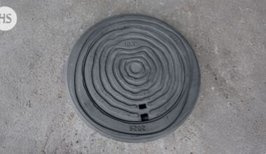 Helsinkiin asennetaan uuden näköisiä kaivonkansia