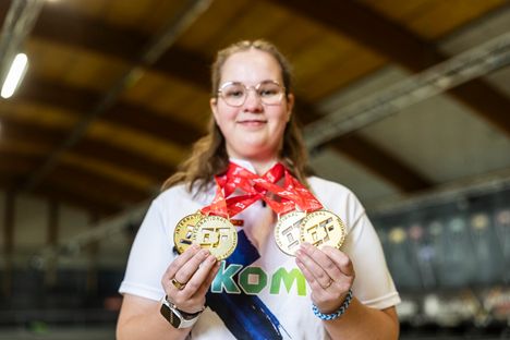 Essi Pakarinen sanoo, että keilasi Hongkongin MM-kisoissa hyvin ja pystyi toistamaan omaa juttuaan. Hän työskentelee osa-aikaisena kuntosaliyrityksessä, mutta tähtää keilailun ammattilaiseksi.