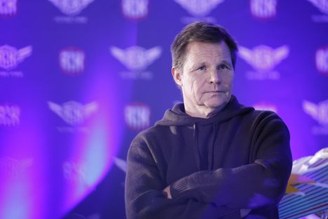 Entinen F1-kuski Mika Salo AKK:n mediapäivässä Helsingissä 8. tammikuuta.