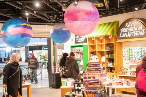 Tuorekosmetiikkaa myyvä Lush avasi ovensa Koskikeskuksessa lokakuun lopulla.