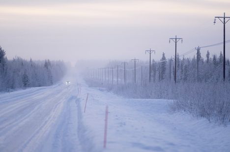 Kovalla pakkasella horisontti katosi sumuun.