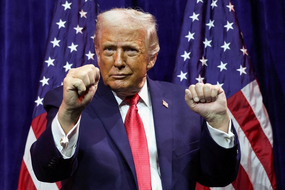 Uuden strategialinjauksen mukaan Yhdysvallat panee vuosien laiminlyönnin jälkeen täytäntöön Monroen doktriinin palauttaakseen Amerikan ylivallan läntisellä pallonpuoliskolla. Kuvassa presidentti Trump republikaanien tilaisuudessa loppiaisena.