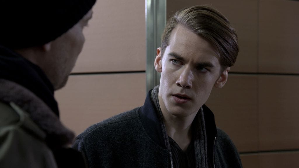 Salatutelamat_jakso3014_anton_diileri_001