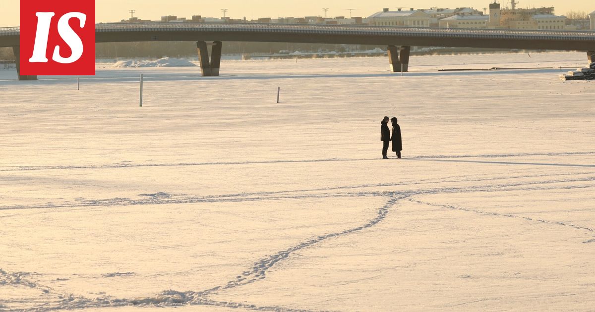 Tytöt luistelivat jäällä Helsingissä – Merivartiostolta vakava varoitus