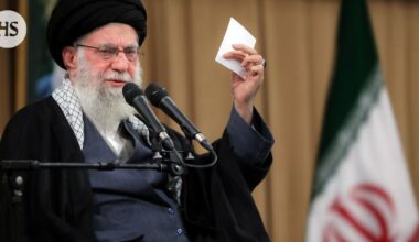 Iranin mielenosoittajia uhataan kuolemantuomiolla | HS.fi