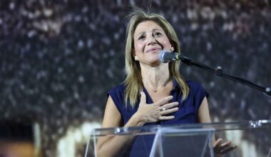 Kreikan vakavan junaturman uhrin äiti perustaa uuden puolueen | Uutisia lyhyesti