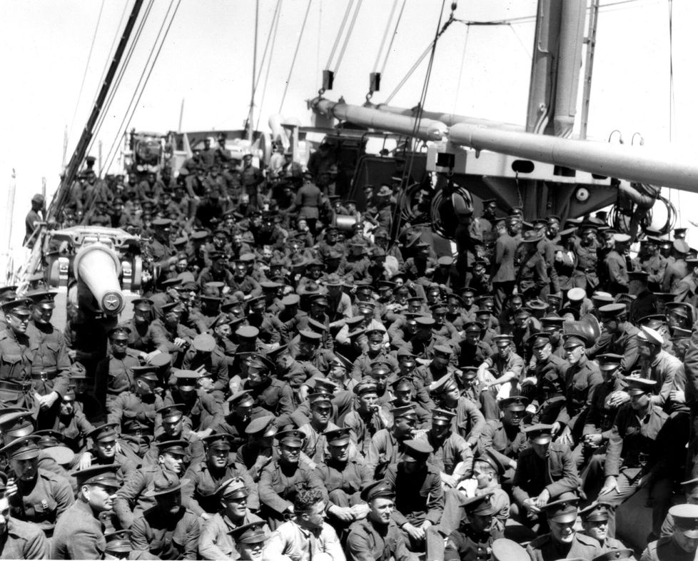 Yhdysvaltalaisia sotilaita matkalla Nicaraguaan vuonna 1914. Yhdysvallat miehitti maata vuosina 1912–1933 lukuun ottamatta yhtä lyhyttä taukoa.