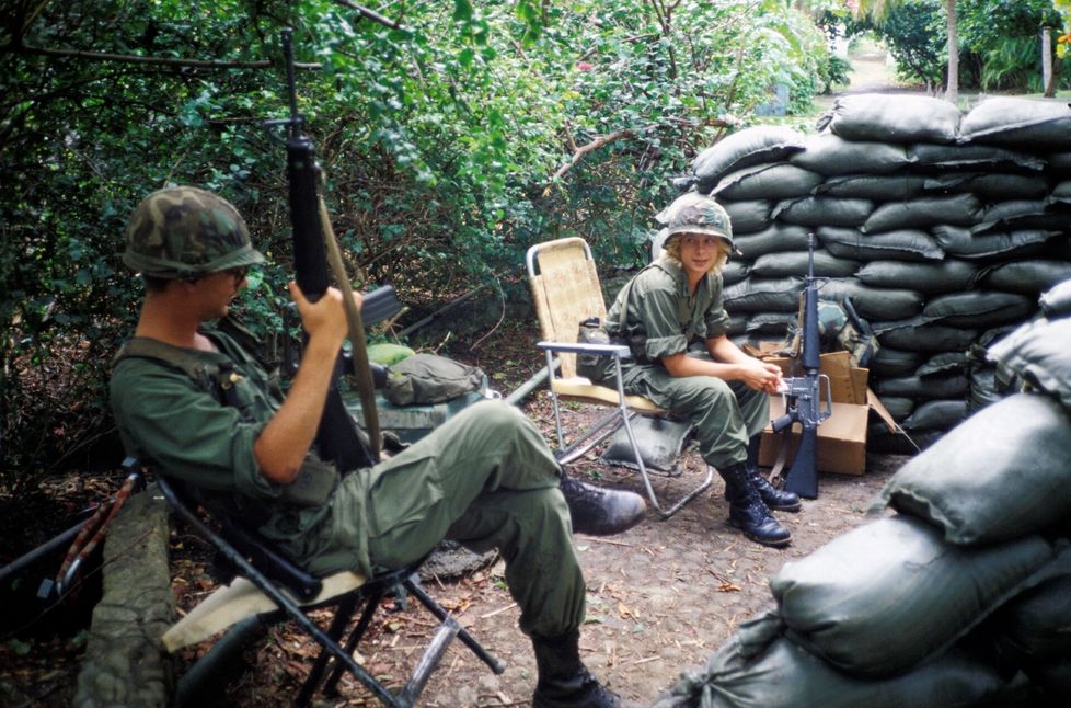 Yhdysvaltalaisia sotilaita Grenadassa vuonna 1983, kun maa miehitettiin.