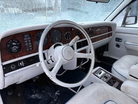 Tältä näyttää lähes 40 vuotta vanhan Rolls-Roycen sisällä.