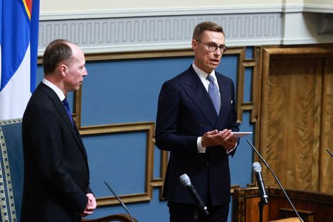 – Voimapolitiikka haastaa sääntöpohjaista järjestelmää, ennusti presidentti Alexander Stubb helmikuussa 2026 valtiopäivien avajaisissa puhemies Jussi Halla-ahon (ps) kuunnellessa.