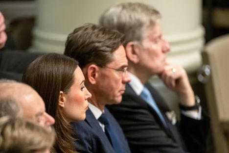Entiset pääministerit kuuntelivat Alexander Stubbin puhetta vuosi sitten.