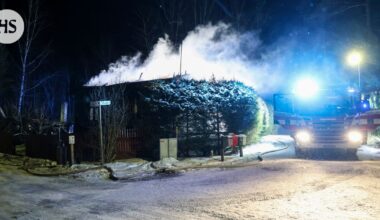 Omakotitalo ja pihasauna tuhoutuivat täysin tulipalossa