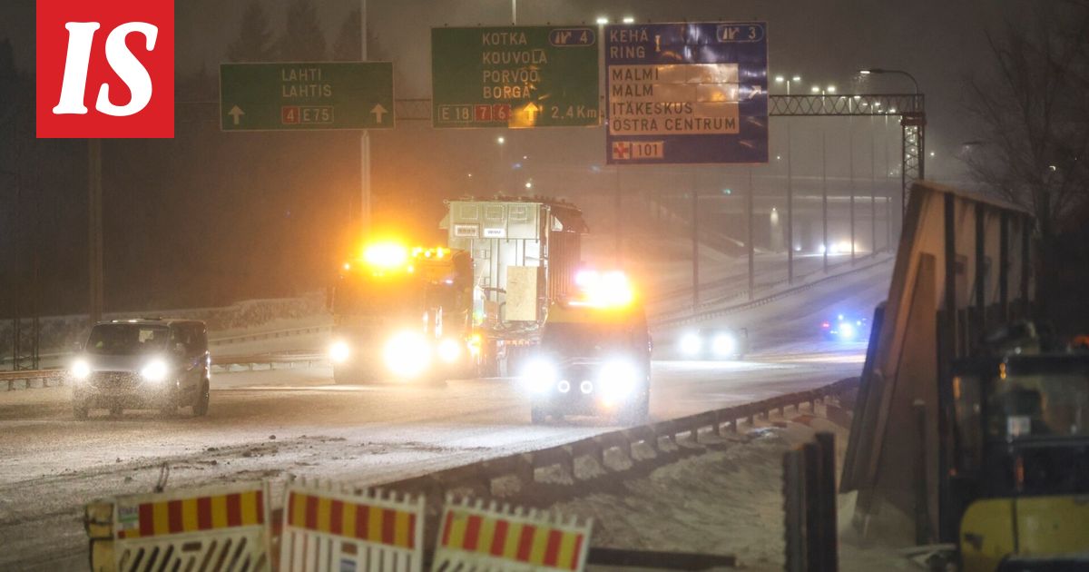 Helsingin yössä erikoiskuljetus – poliisi katkaisi liikenteen