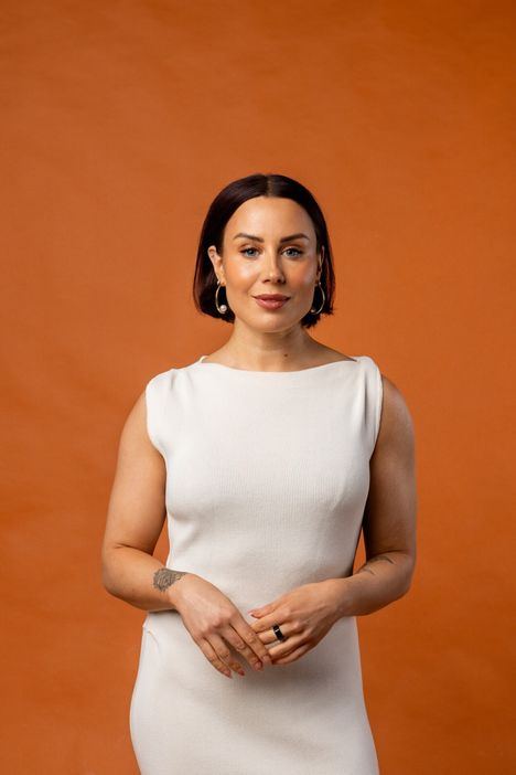 Alma Hätönen aloitti uuden podcastin.