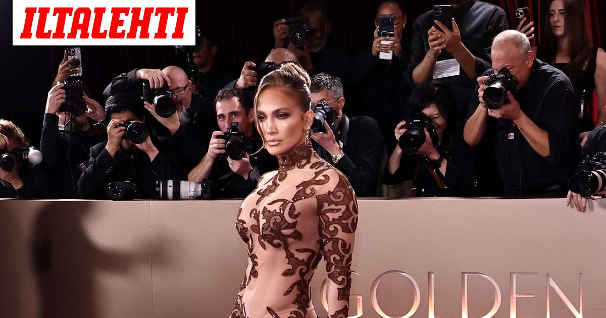 Jennifer Lopez pukeutui nakumekkoon – Katso kuvat