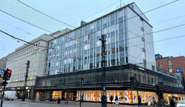 Omistajat haluavat purkaa 60-luvun tavaratalon Tampereen pääkadulta – maakuntamuseo pitää mahdollisena ennakko­tapauksena | Kotimaa