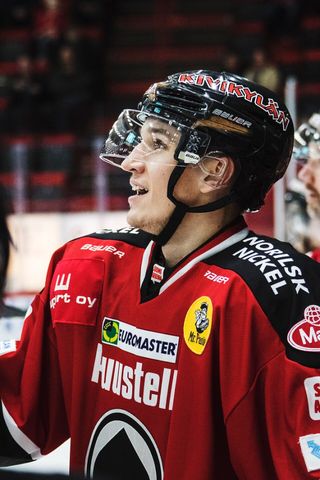 Forssalaislähtöinen Mikael Saha nousi aikoinaan liigapelaajaksi Porin Ässissä (kuva vuodelta 2016). Viime vuodet Saha on kiekkoillut Italiassa ja Itävallassa.