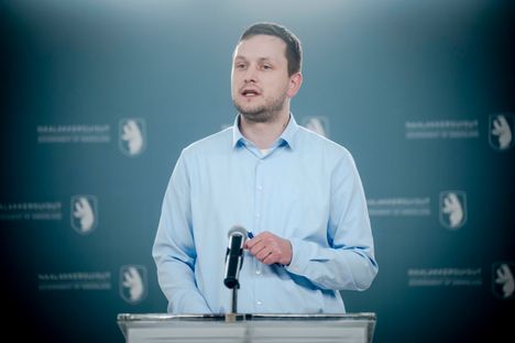 Grönlannin pääministerin Jens-Frederik Nielsenin mukaan Grönlannin turvallisuus ja puolustus on Naton vastuulla.