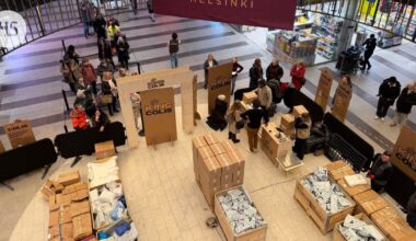 Helsingin Kamppiin iski ruuhka, kun myyntiin tuli kadonneita postipaketteja