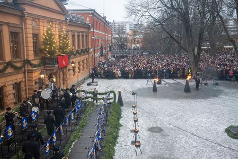 Vanhan Suurtorin alue on suomalaisille tuttu joulurauhan julistuksesta.