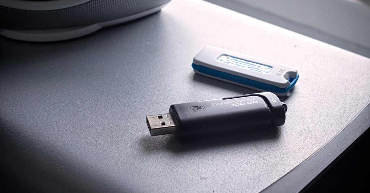 Pirkanmaalaiselta kirpputorilta löytyi muistitikku täynnä koronatietoja – hyvinvointialue tekee rikos­ilmoituksen | Kotimaa