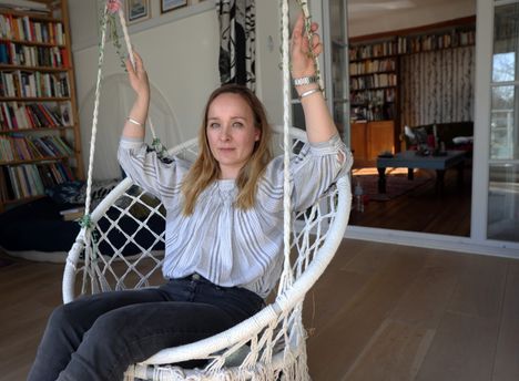 Tiina Raudaskoski kotonaan Ranskassa vuonna 2022.