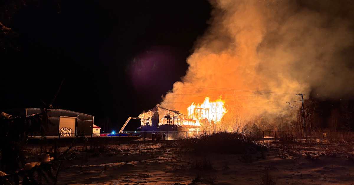 Auran keskustassa tulipalo – ihmisiä kehotetaan pysymään sisätiloissa | Uutisia lyhyesti