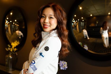 Yuka Orihara on kotoisin Japanista, mutta muutti Suomeen tavoitellakseen unelmiaan jäätanssissa.