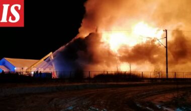 Kuivurirakennus ilmiliekeissä – kuva näyttää hurjat tuhot