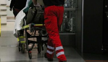 Potilas putosi portaikossa ja kuoli – Otkes tutkii harvinaista ensihoidon onnettomuutta | Uutisia lyhyesti