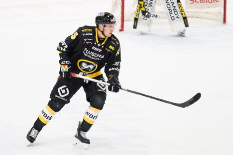 Vuosien tauon jälkeen kaukaloon palannut Markus Nutivaara on pelannut tällä kaudella Kärpissä 28 ottelua tehoin 5+7. Viime aikoina hän on ollut vain silloin tällöin kokoonpanossa.