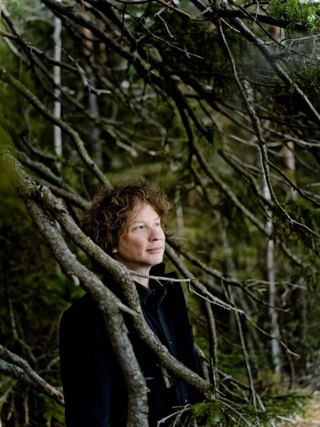 Rouvali on elementissään luonnon keskellä kotimaisemissaan Ylöjärvellä.