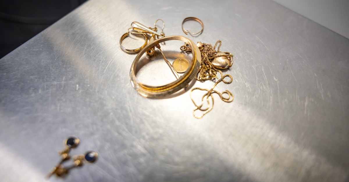 Kullan hinta näkyy pantti­lainaamojen tuloksessa – Toimitus­johtaja: ”Voimme myöntää aiempaa isompia lainoja” | Uutiset