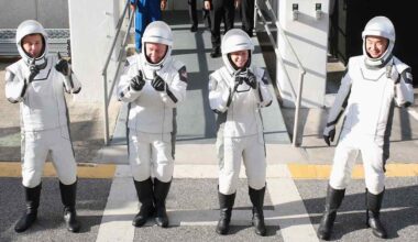 Neljän hengen miehistön paluu ISS:ltä alkanut, taustalla terveyssyyt | Uutisia lyhyesti