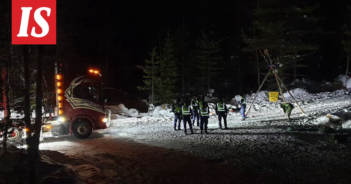Metsähallitus vaatii korvauksia Elokapinan aktivisteilta Aalistunturin hakkuiden estämisestä