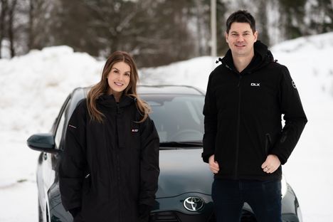 Janni Hussi hyppää Teemu Sunisen kartanlukijaksi.