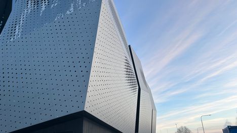 Uuden liikuntakeskuksen muoto ei ole musta laatikko, vaan jotain ihan muuta.