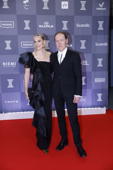 Minna Kauppi ja Sipe Santapukki.