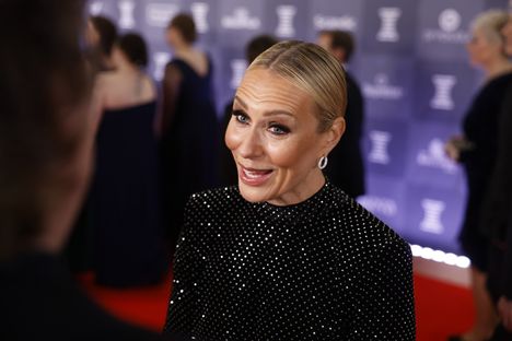 Mervi Kallio edusti kimaltelevassa haalarissa Urheilugaalassa.