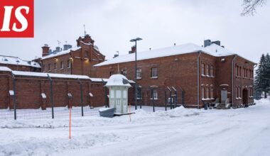 Suomen vankilat ovat ääriään myöten täynnä – vankeja joudutaan sijoittamaan saunatiloihinkin