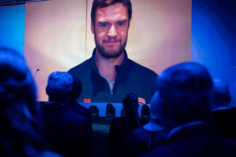 Nyt jo kaksinkertainen Stanley Cup -voittaja Aleksander Barkov pokkasi viime vuoden Urheilugaalassa Vuoden urheilija -palkinnon etäyhteydellä.