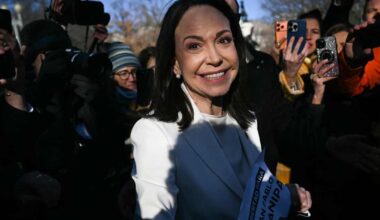 Trump tapasi Venezuelan oppositio­johtaja Machadon – ”Tarjosin Nobelin rauhanpalkintoa Trumpille” | Uutisia lyhyesti