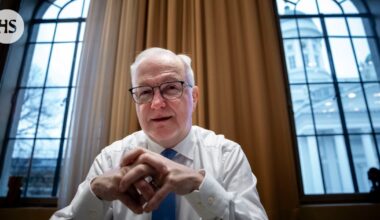 Olli Rehnin mahdollisuudet EKP-nimitykseen heikkenivät parlamentin haastattelussa