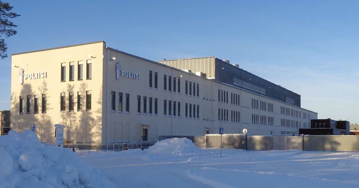 Poliisi osti kannabista alaikäiseltä Oulussa – kun mies jäi kiinni, kotoa paljastui lisää laittomuuksia | Kotimaa