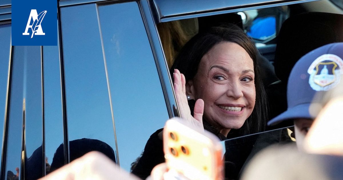 Venezuelan oppositiojohtaja jätti Nobel-palkintonsa Trumpille Valkoiseen taloon