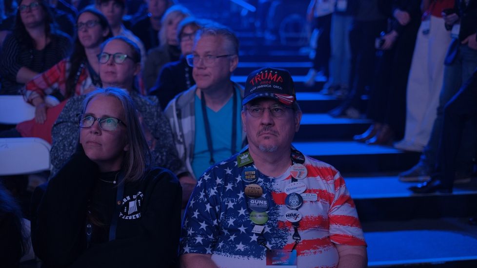 Kirkin muisto tuo opiskelijoille suunnattuun tapahtumaan kaikenikäisiä Trumpin tukijoita.