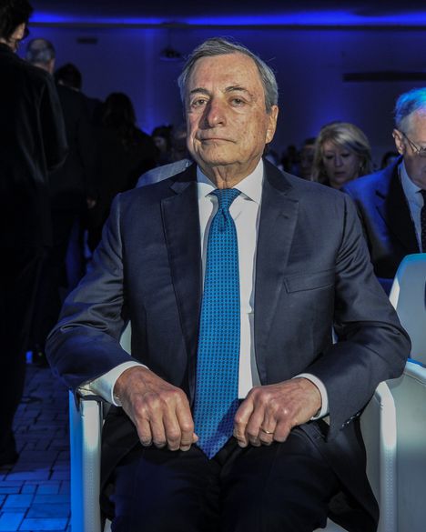 Italialainen ekonomisti Mario Draghi on aiemmin toiminut Italian pääministerinä sekä Euroopan keskuspankin pääjohtajana.