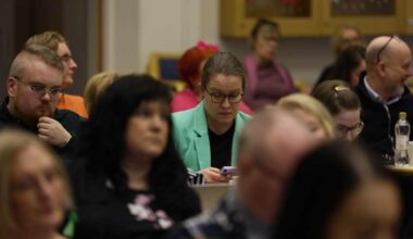 Oma Hämeen Kaisa Lepola saa maan kovinta puheenjohta­japalkkaa – kysyimme, miksi | Kotimaa