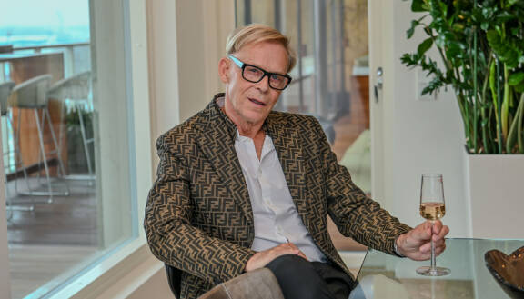 Topi on bisnesmies par excellence.